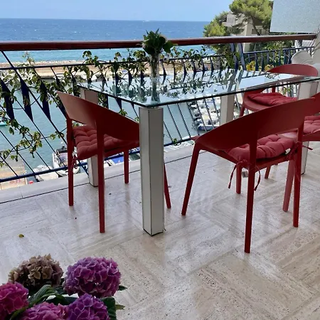 On The Sea Apartman Èze